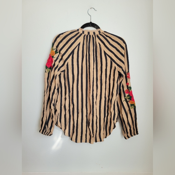 Akemi and Kin Embroidered Top - Picture 8 of 9